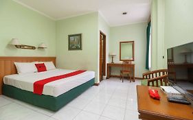 RedDoorz Plus near Kemang Raya